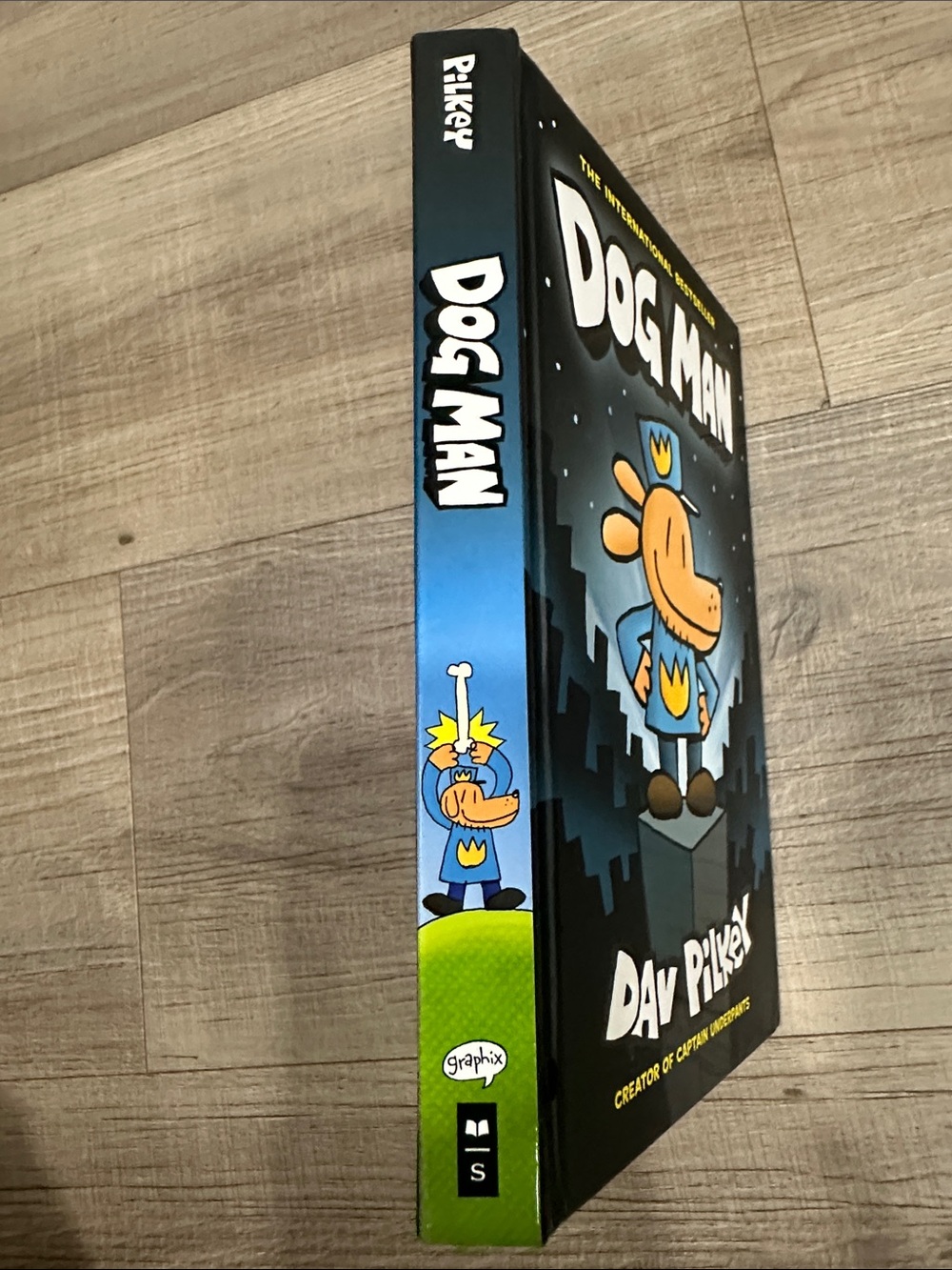 Scholastic Dog Man #1 Dav Pilkey Hardcover Book - Picture 4 of 4